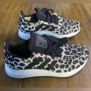 Adidas Swift Run Cheetah Sneakers